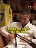 自律！C罗的腹肌是什么手感？摩根直言像在摸花岗岩